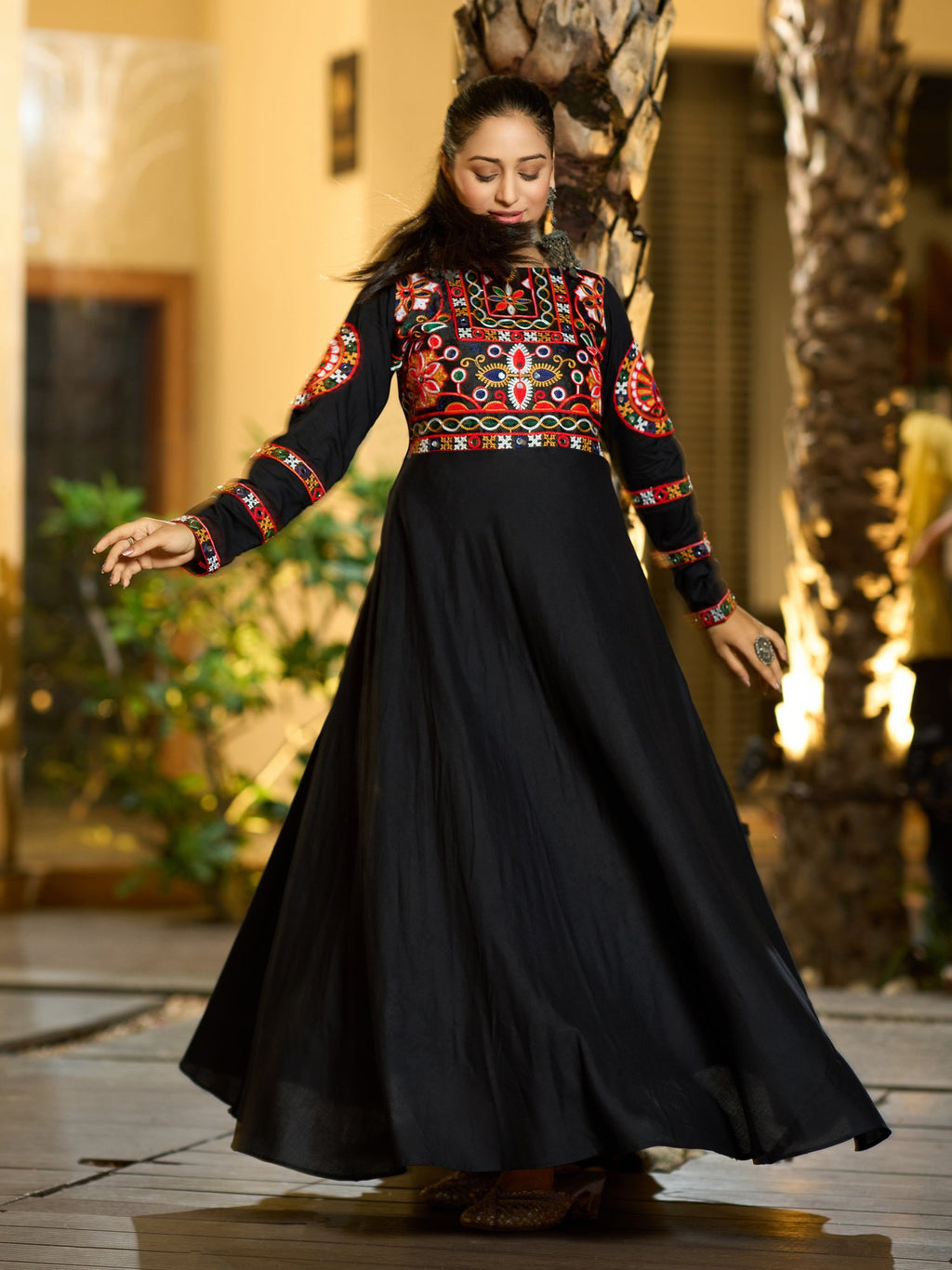 Women's Rayon Embroidery Thread Work Kurta 