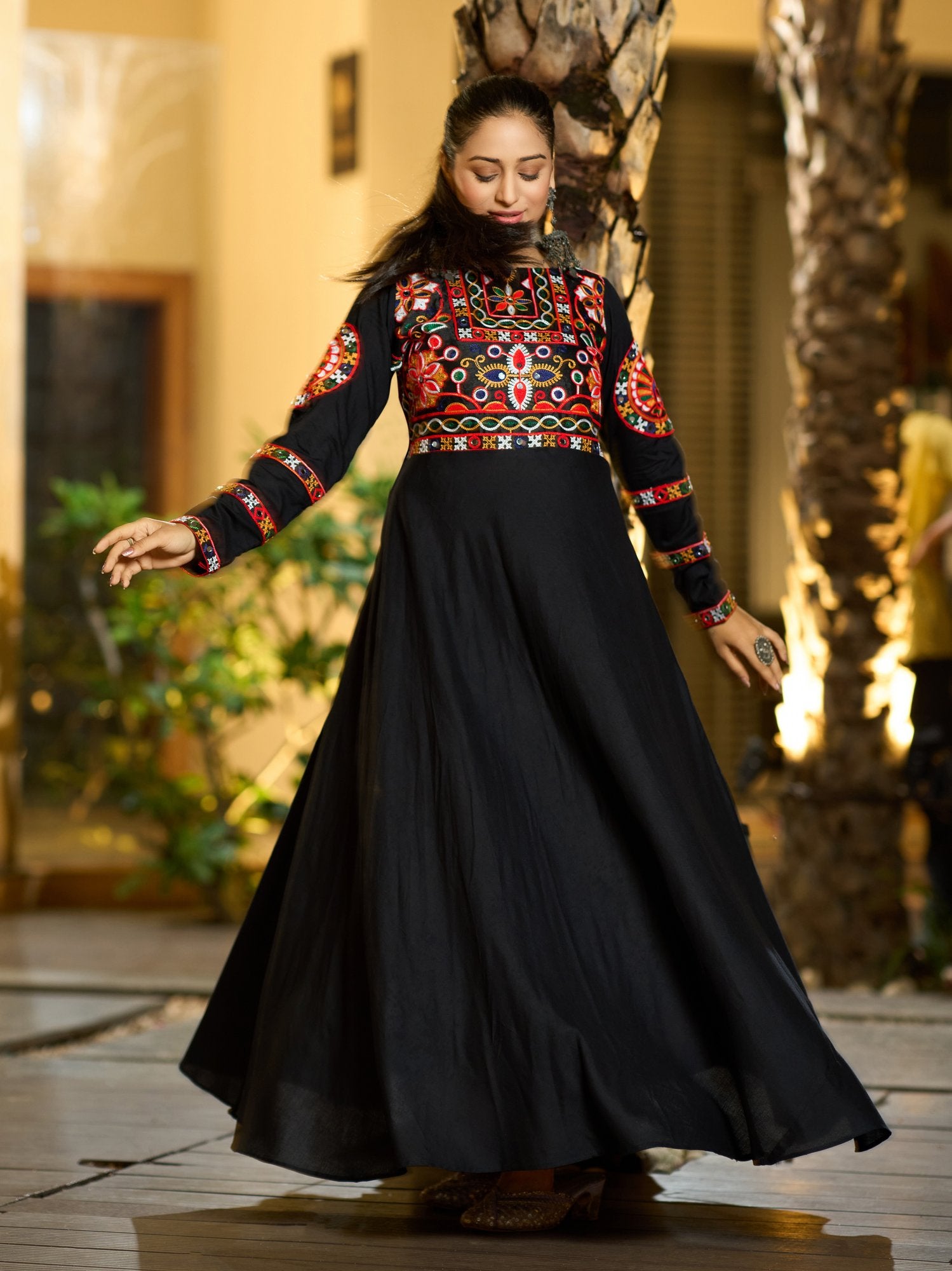 Women's Rayon Embroidery Thread Work Kurta 