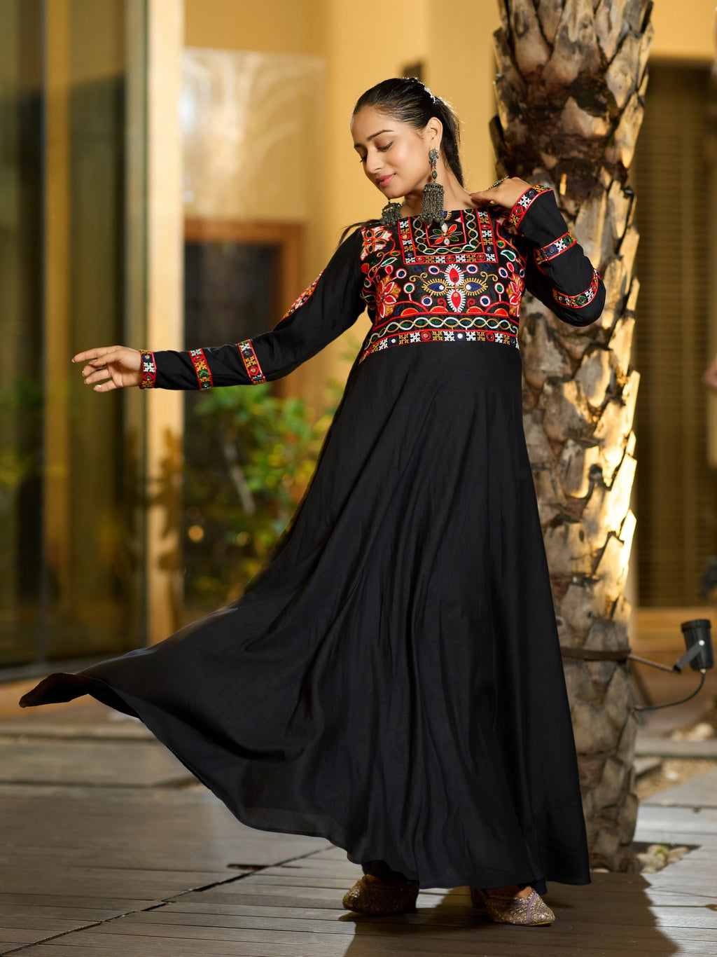 Women's Rayon Embroidery Thread Work Kurta 