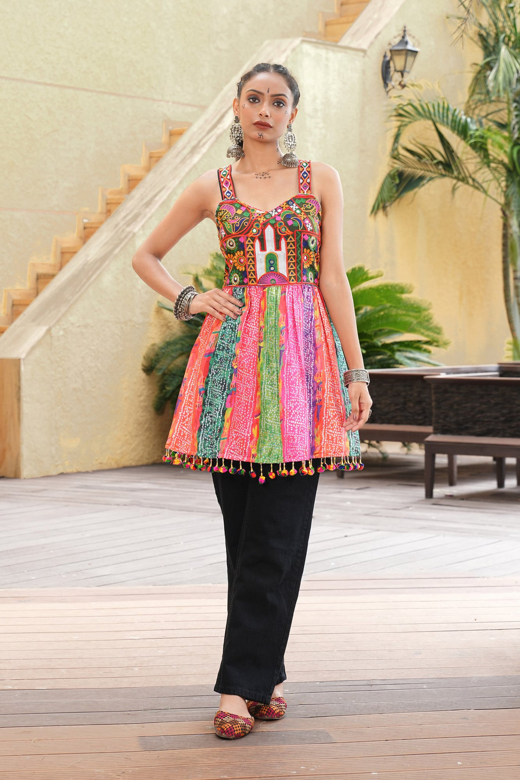Women's Crepe & Cotton Embroidery Thread Work Kurta 