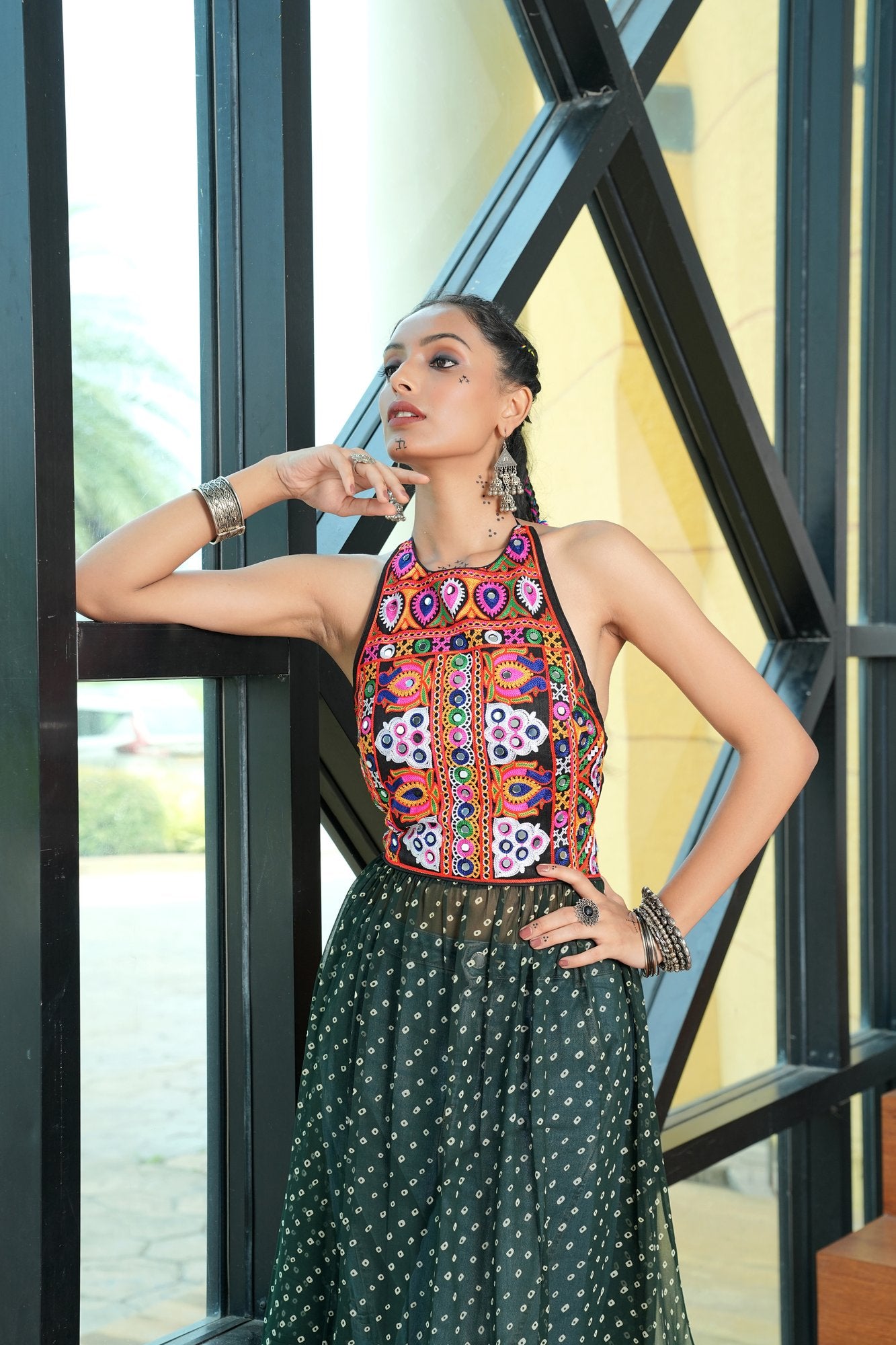 Women's Georgette & Banglory Silk Embroidery Thread Work Kurta 