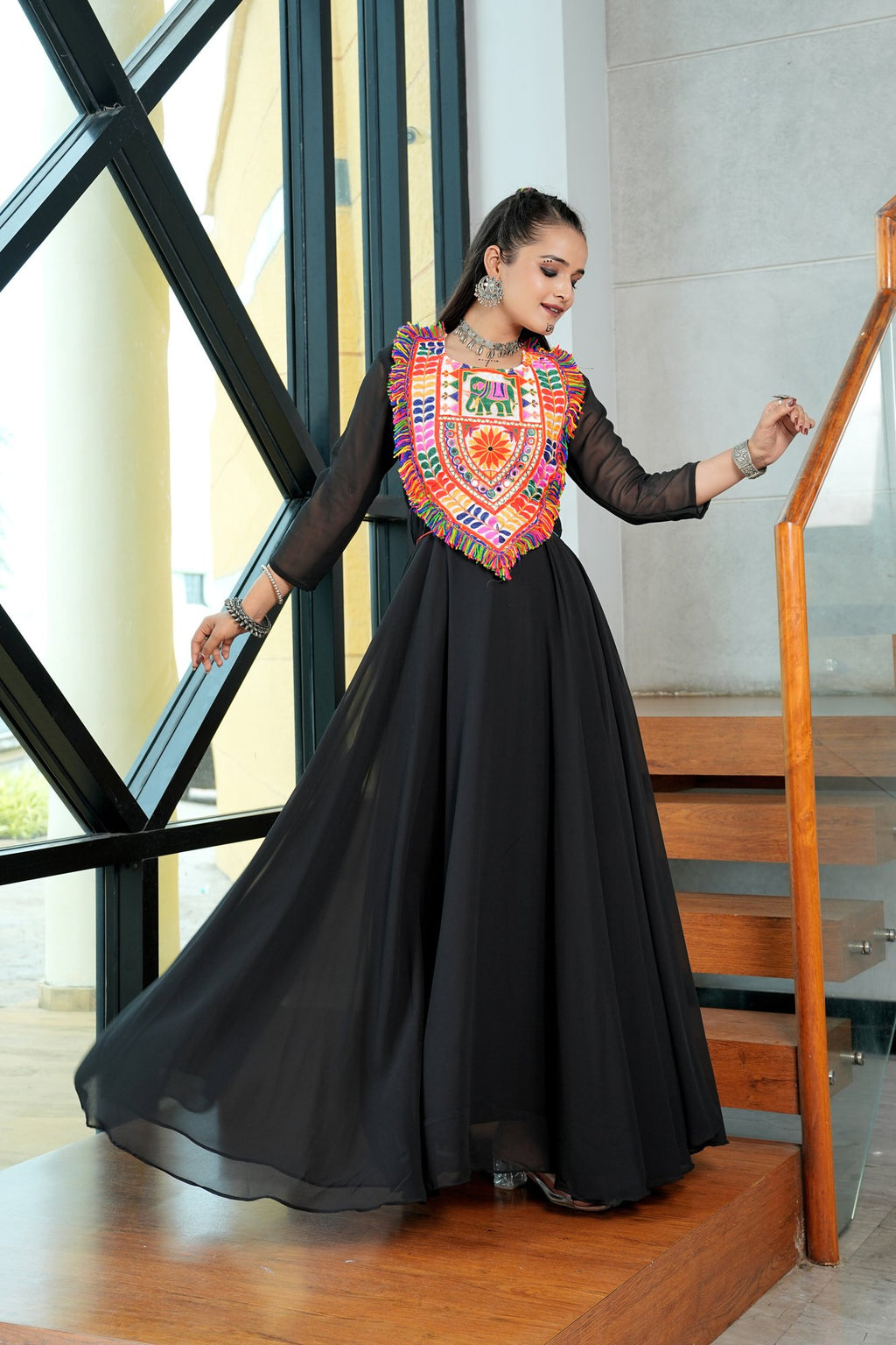 Women's Georgette Embroidery Thread Work Kurta 