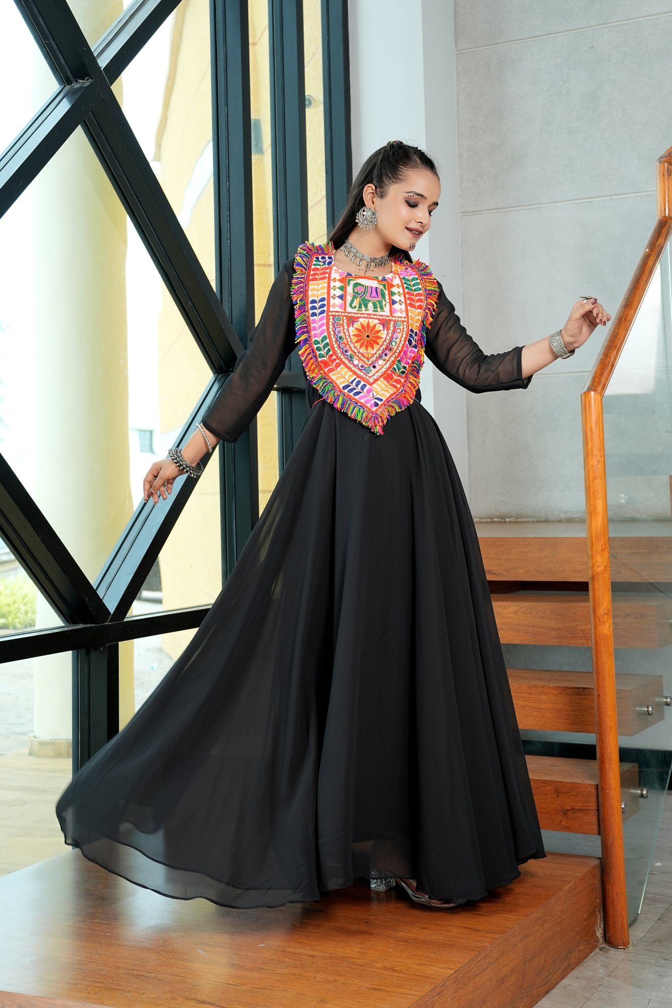 Women's Georgette Embroidery Thread Work Kurta 