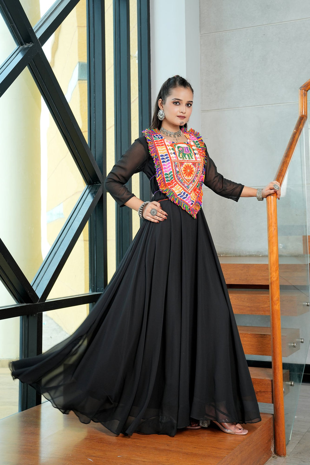 Women's Georgette Embroidery Thread Work Kurta 