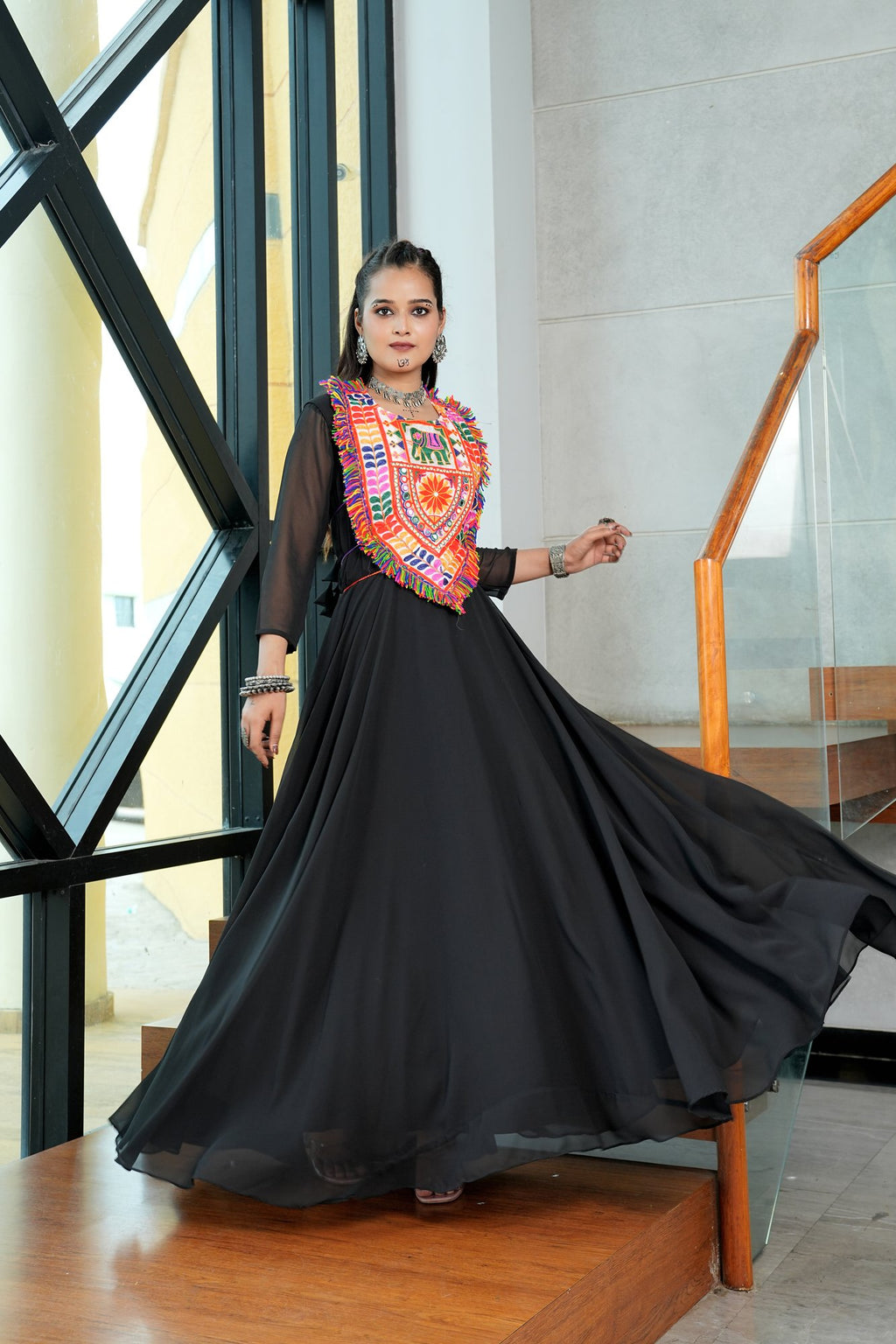 Women's Georgette Embroidery Thread Work Kurta 