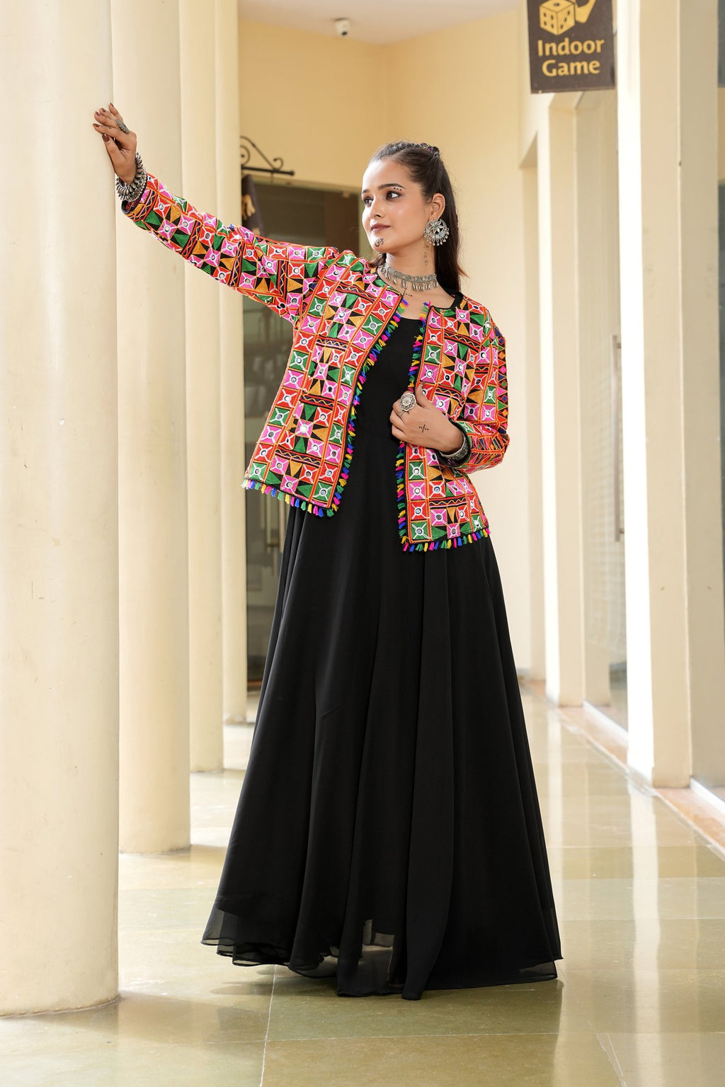 Women's Georgette Embroidery Thread Work Kurta 