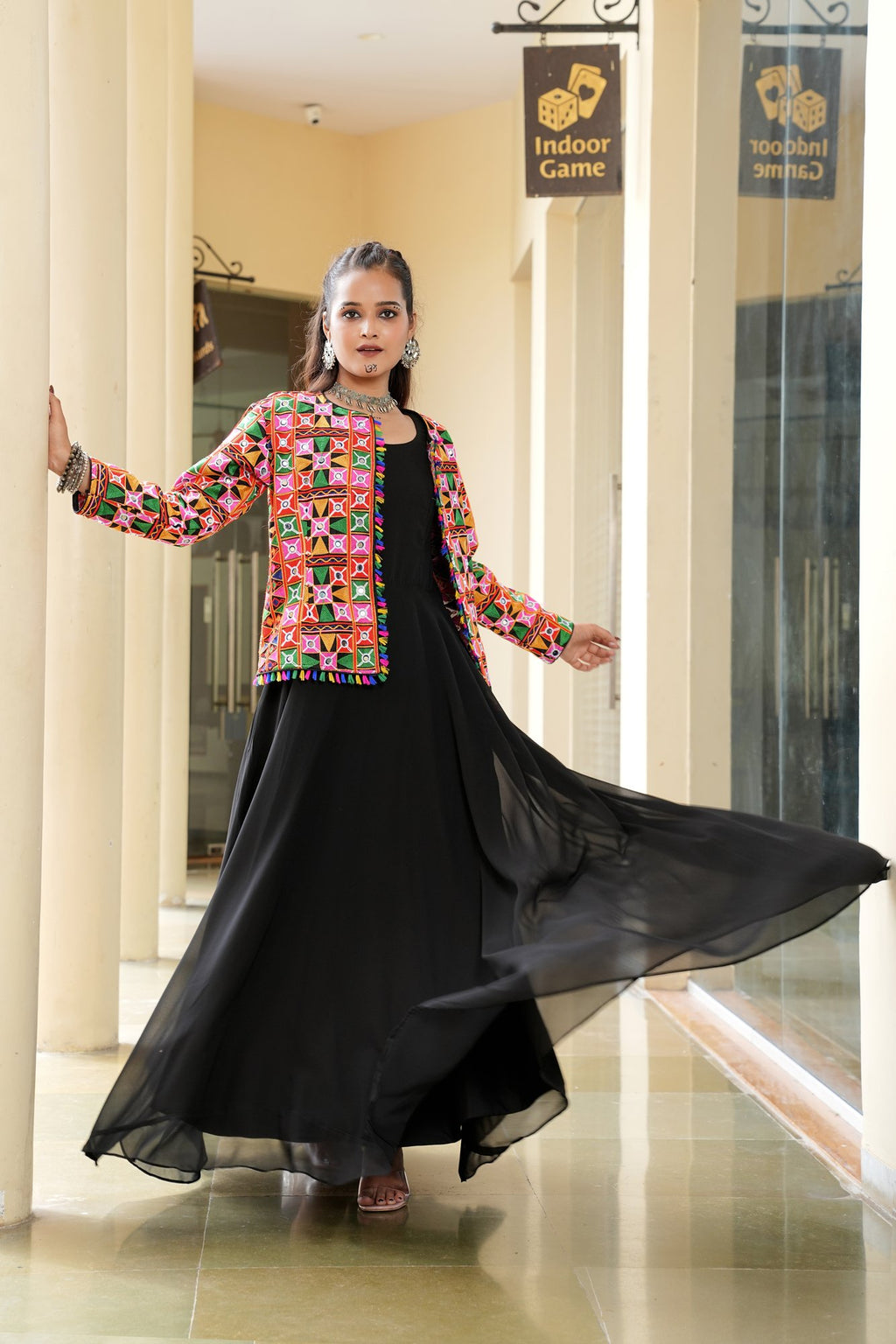 Women's Georgette Embroidery Thread Work Kurta 