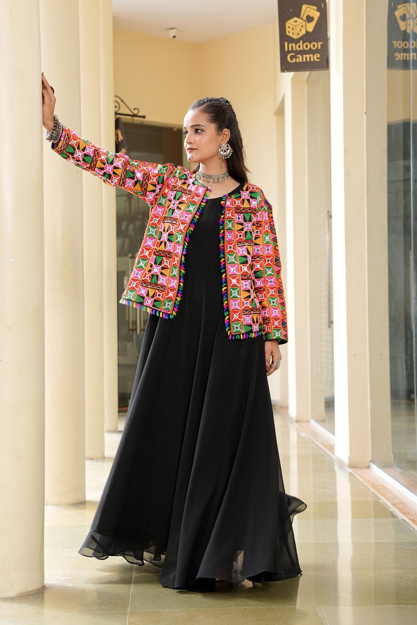 Women's Georgette Embroidery Thread Work Kurta 