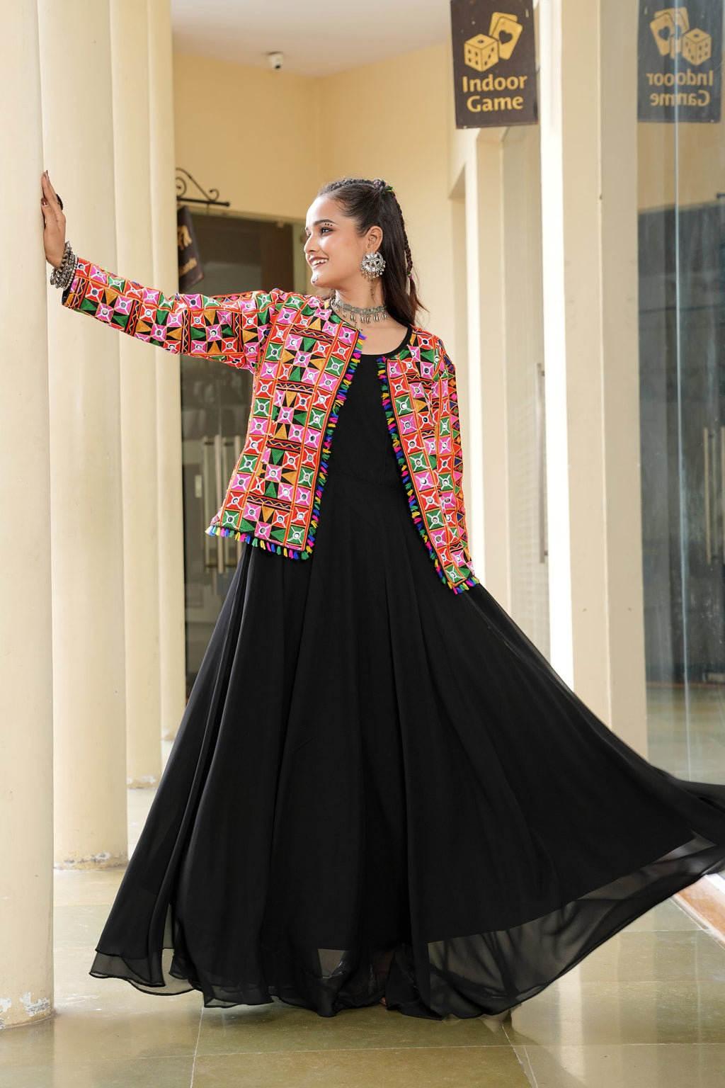 Women's Georgette Embroidery Thread Work Kurta 