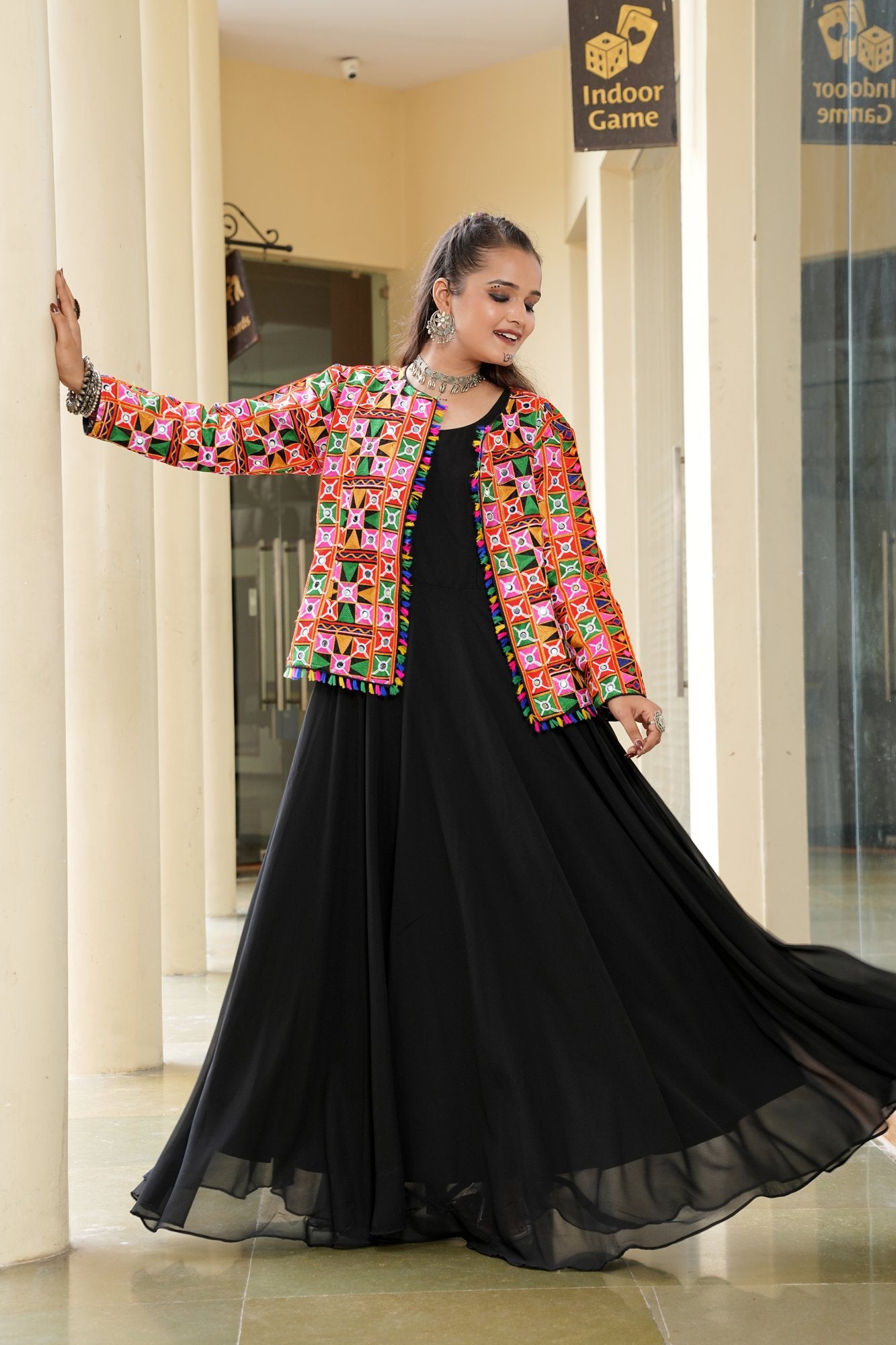 Women's Georgette Embroidery Thread Work Kurta 