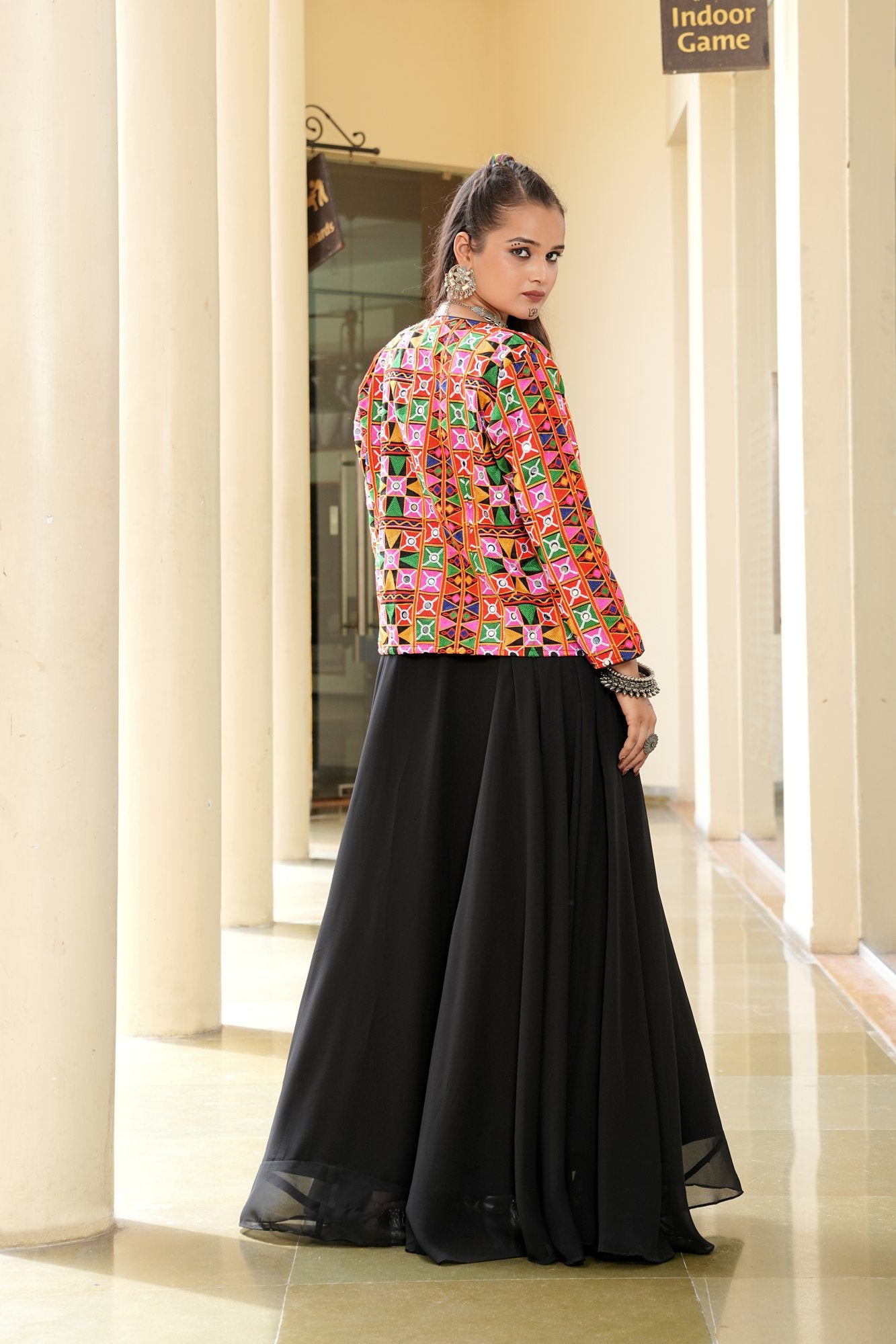 Women's Georgette Embroidery Thread Work Kurta 