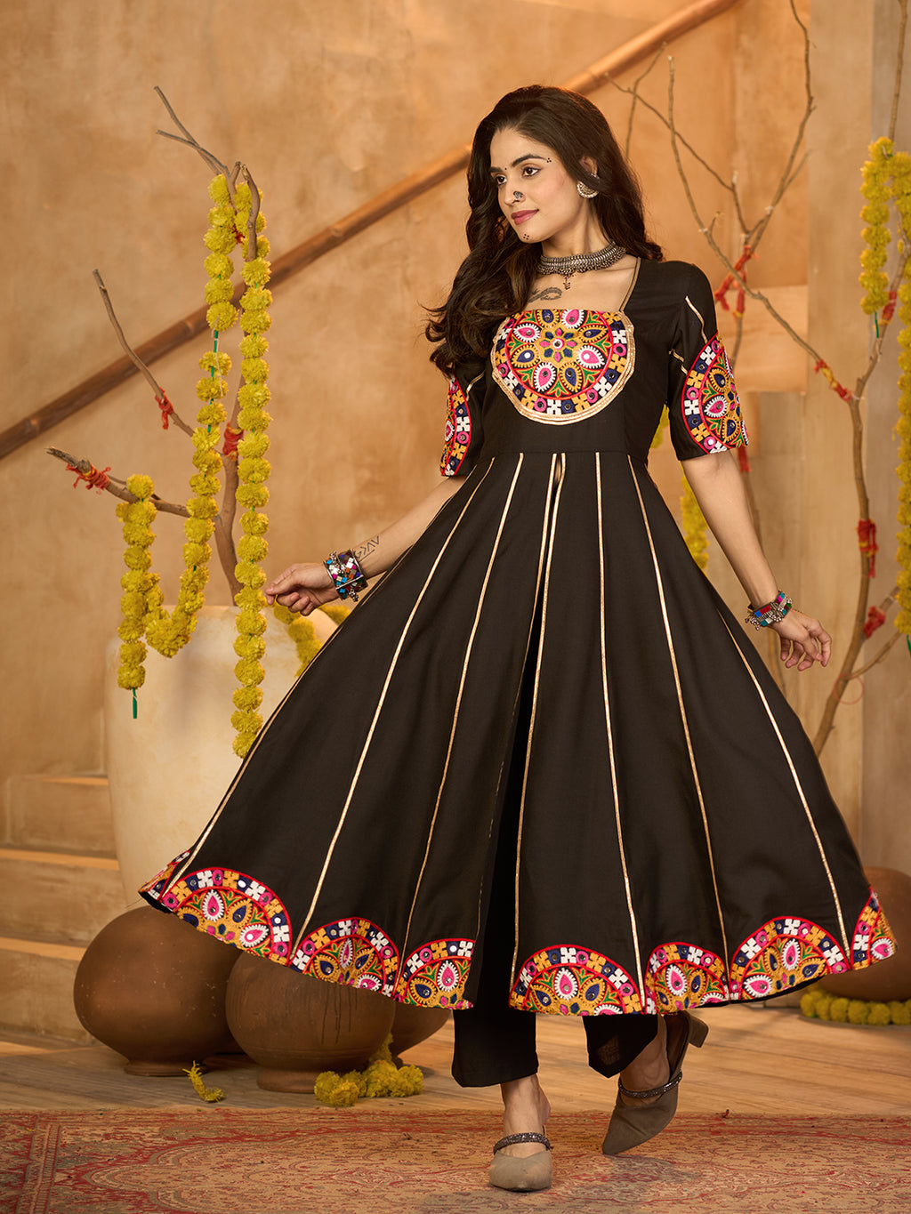 Women's Cotton Ethnic Motif Embroidered Co-Ord Set