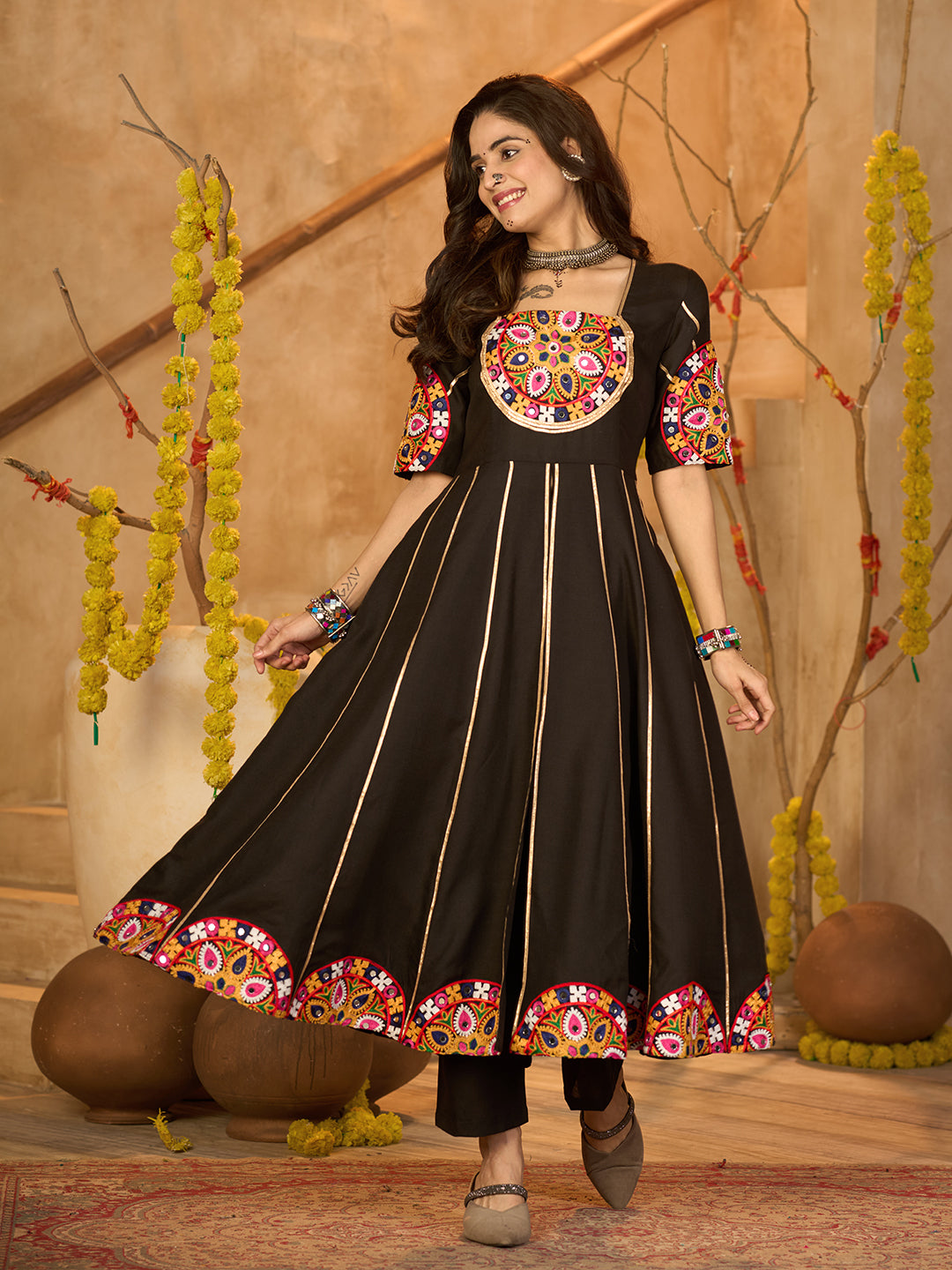 Women's Cotton Ethnic Motif Embroidered Co-Ord Set