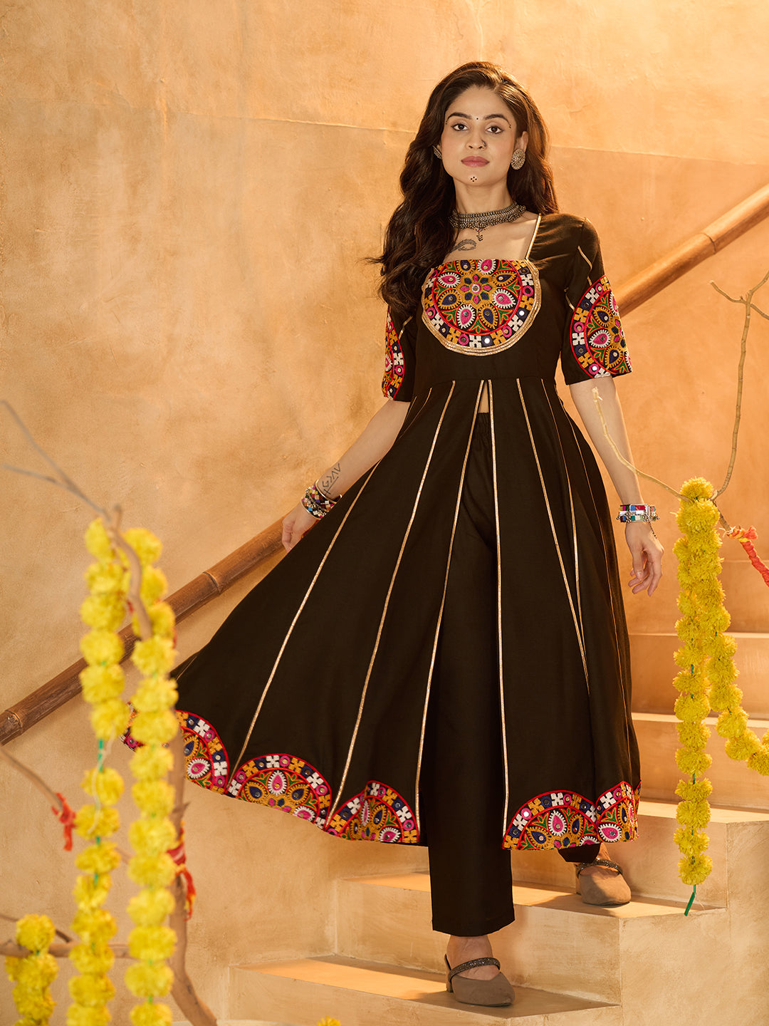 Women's Cotton Ethnic Motif Embroidered Co-Ord Set