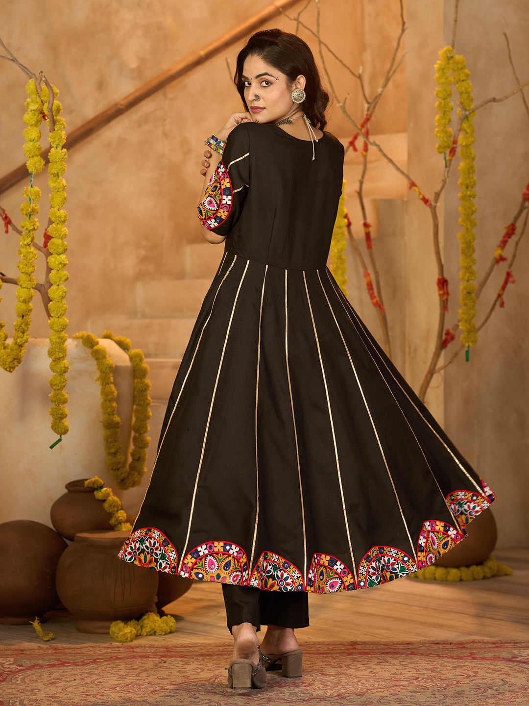 Women's Cotton Ethnic Motif Embroidered Co-Ord Set
