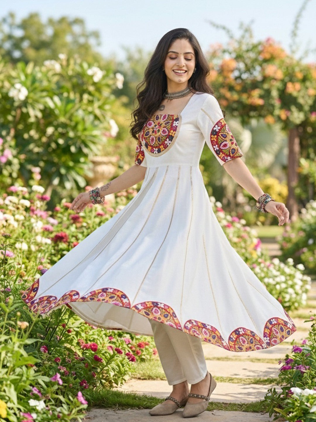 Women's Cotton Ethnic Motif Embroidered Co-Ord Set