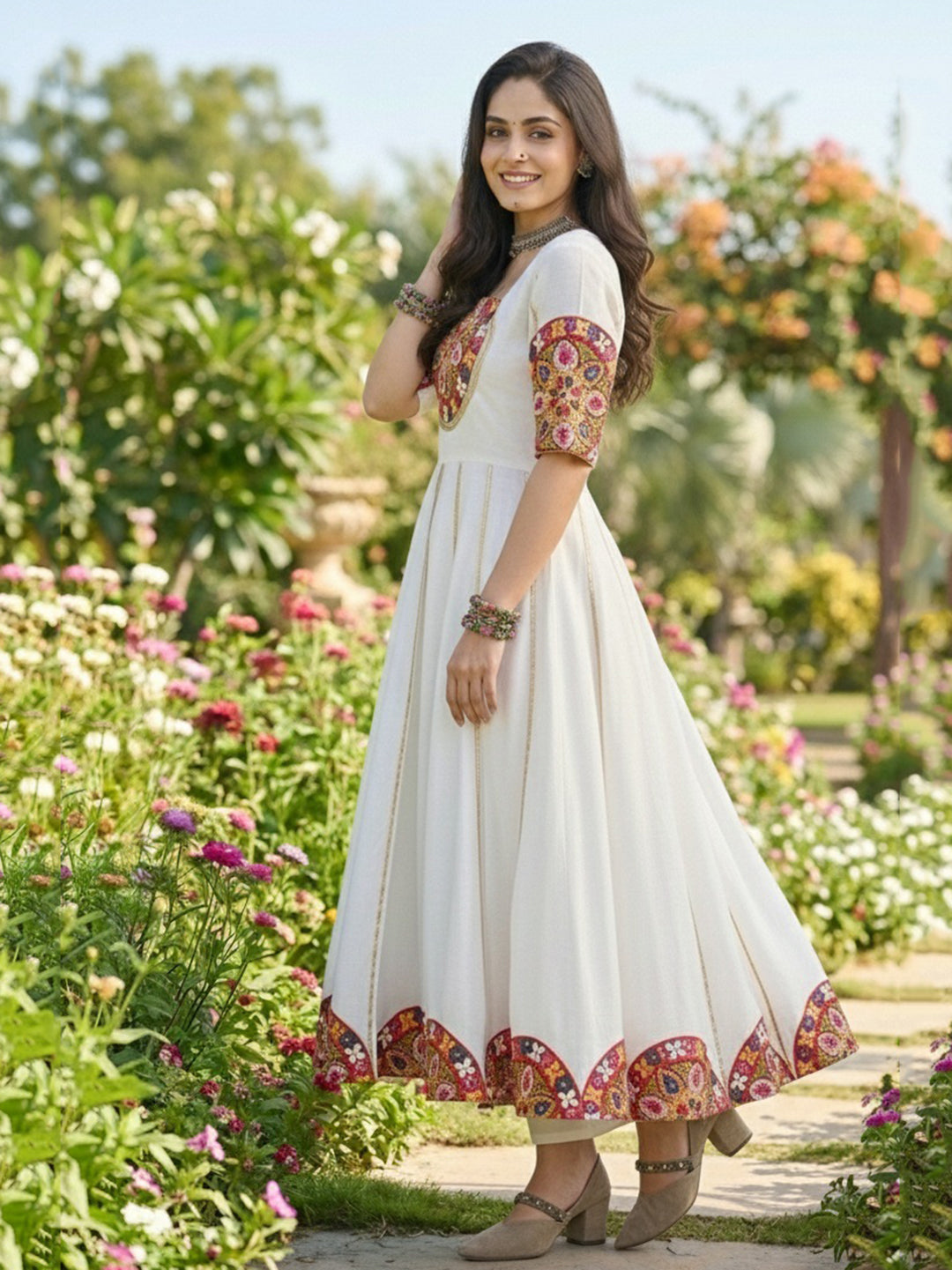 Women's Cotton Ethnic Motif Embroidered Co-Ord Set